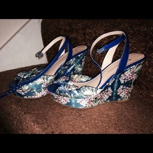 Chinese Laundry Blue Floral Heels 7.5