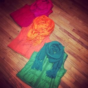 Puffer vest with matching scarfs