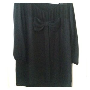 Black bow shirt