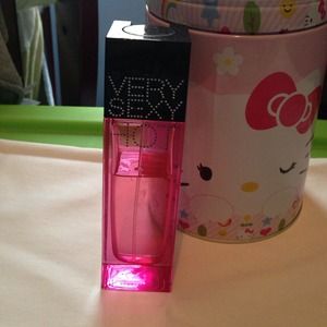 Victoria's Secret  perfume 👌