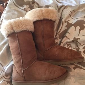 Authentic Chestnut Tall UGG Boots Sz 8