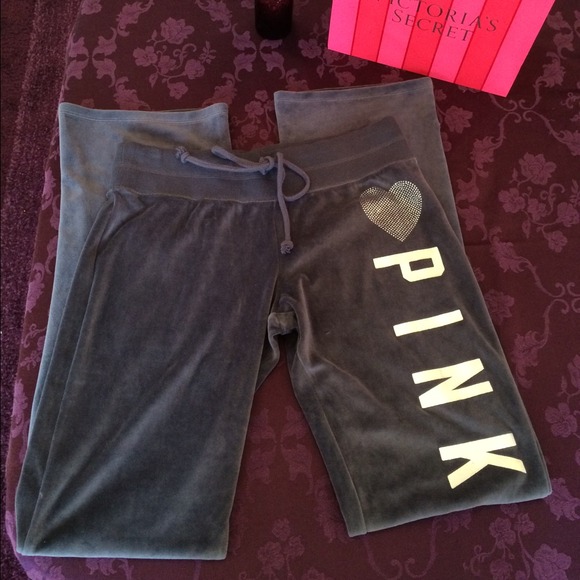 Victoria's Secret Pants - 💕Victoria Secret Pink Sweat Pants with Rhinestone
