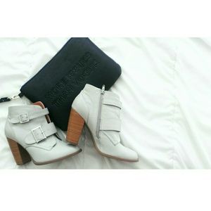 ✨Host Pick✨Light grey ankle boots