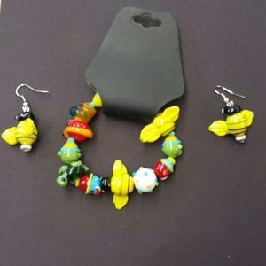 Plastic bead set bracelet and earrings