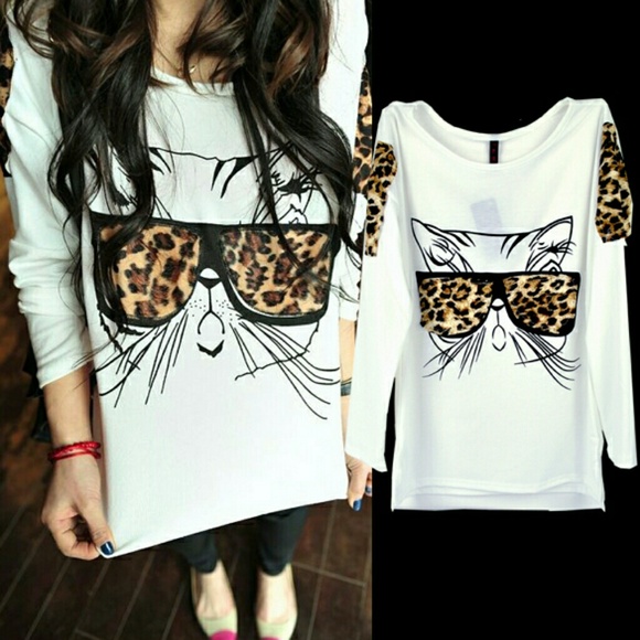 Tops - NWOT Chic Kitty w/ shades Fashion Top