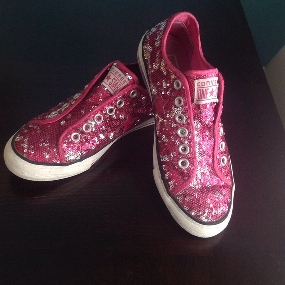 Pink sparkly coverse!!!