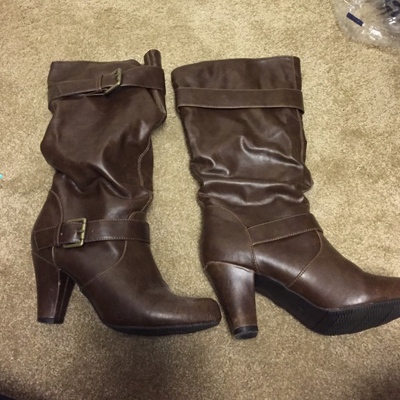 Brown boots with slight heel