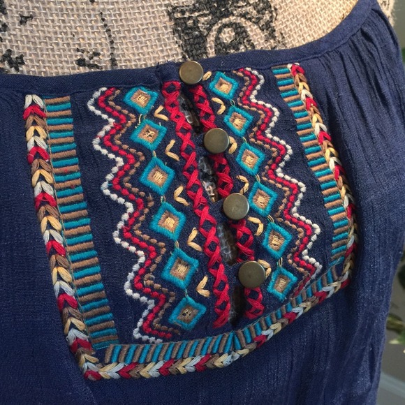 🌟Host Pick🌟Embroidered maxi dress! - Picture 3 of 4