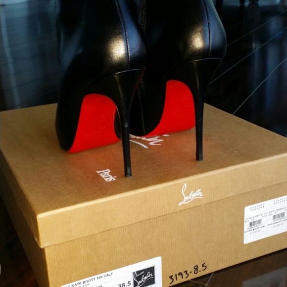 *SOLD* Rare! Sold out! Louboutin So Kate booties!! - Picture 2 of 4