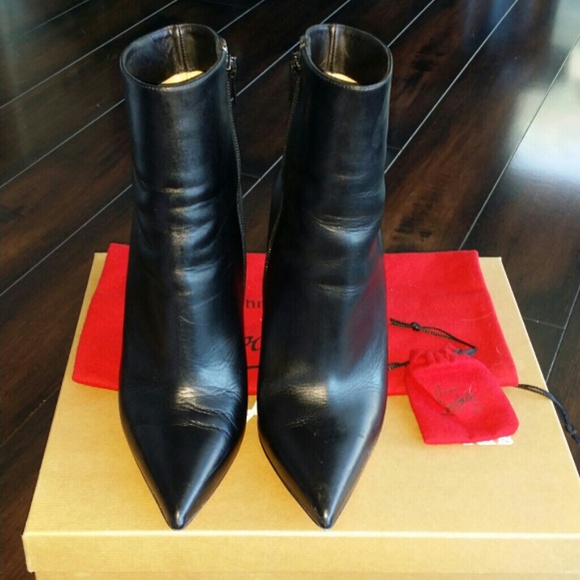 *SOLD* Rare! Sold out! Louboutin So Kate booties!! - Picture 3 of 4
