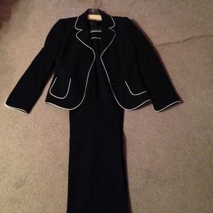 Pant suit