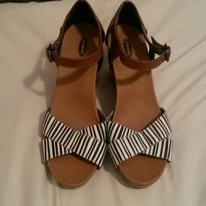 Dr. Scholl's strappy wedge sandal