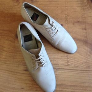 Aerosoles tan suede slip on. (Size9)