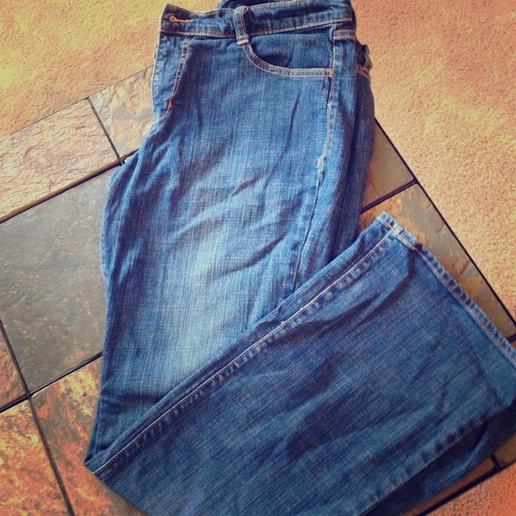 Size 12 (Dreamer) Old Navy Jeans!