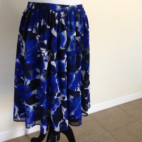 Chiffon skirt - Picture 2 of 3