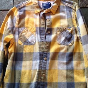 American Eagle Flannel Button Up!