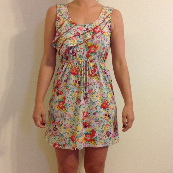 Multicolor floral dress with top ruffle