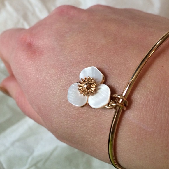 Flower shell bangle bracelet.