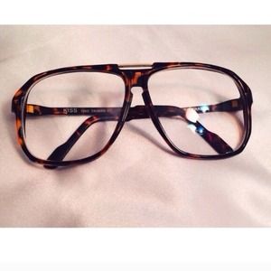 High wait skirt/ Over sized glasses