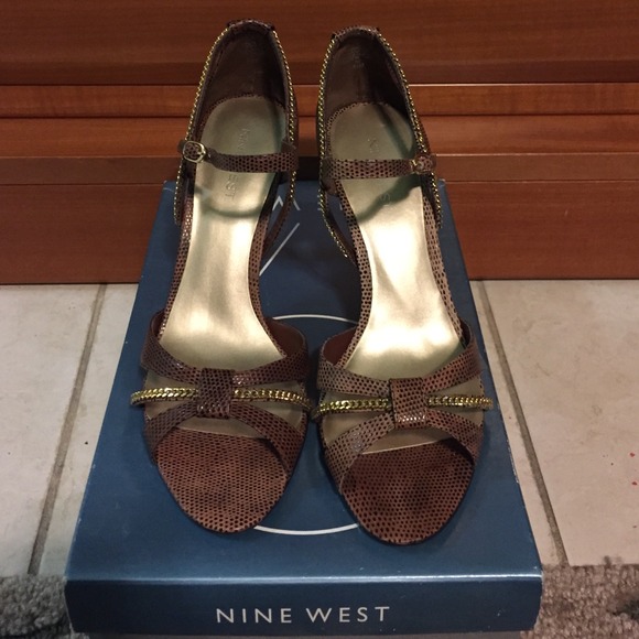 😍Nine West reptile print high heel sandals