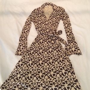 Authentic Diane von Furstenberg Wrap dress. Size 8