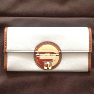 Michael Kors Soft Leather Wallet - new