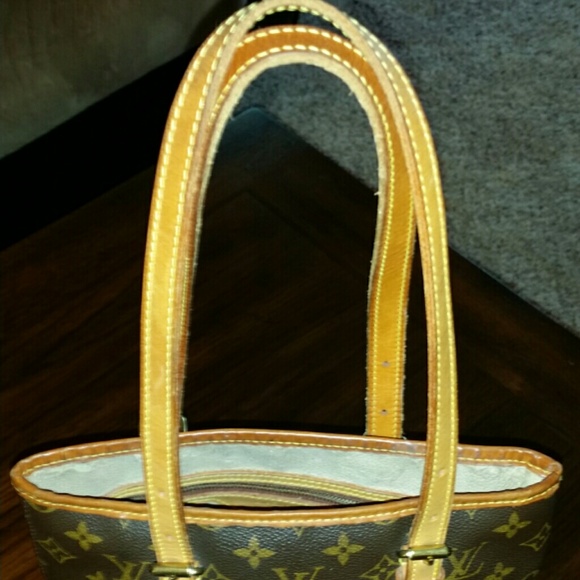 Authentic LV Little bucket - Picture 4 of 4