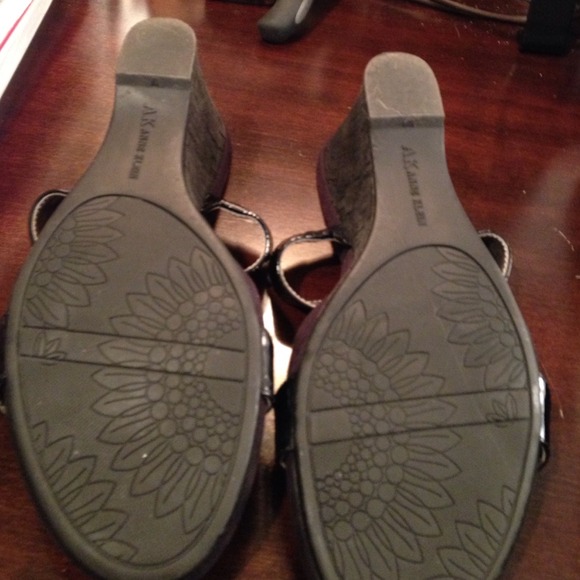 Sandals - Picture 3 of 3