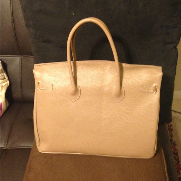 Isabella Rhea handbag! - Picture 2 of 3