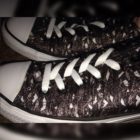 ✨Black and silver glitter converse✨
