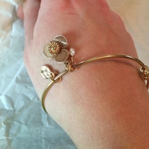 Flower shell bangle.