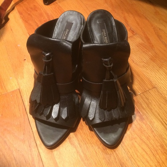 Zara Basic black wedges