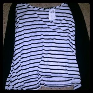 Black and white stripe top