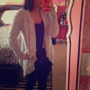 Hollister cardigan