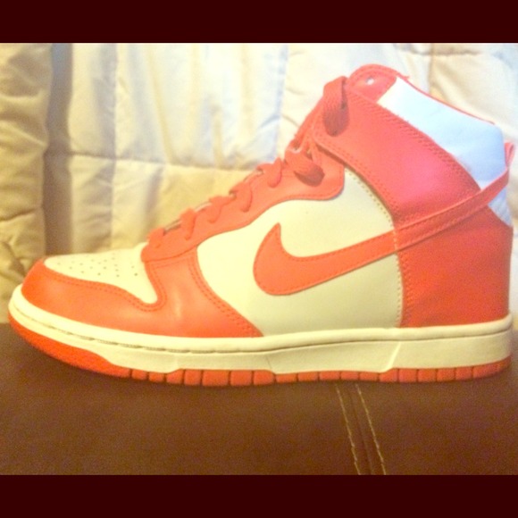 Price reduced 💥Red and Grey Nike 6.5Y W8
