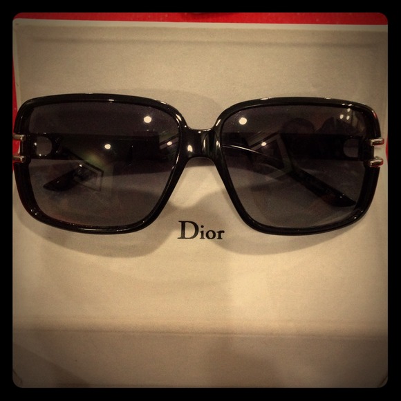 Dior sunglasses with case and cloth