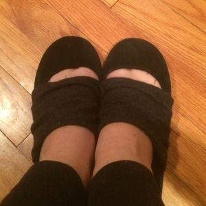 Aldo black and gray swede flats