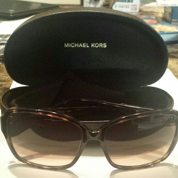 Brand new Michael Kors Suglasses
