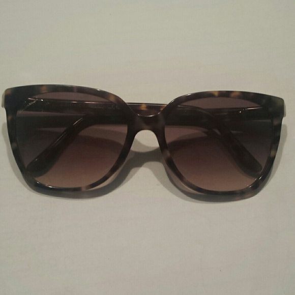 Authentic GUCCI  Cat eye sunglasses