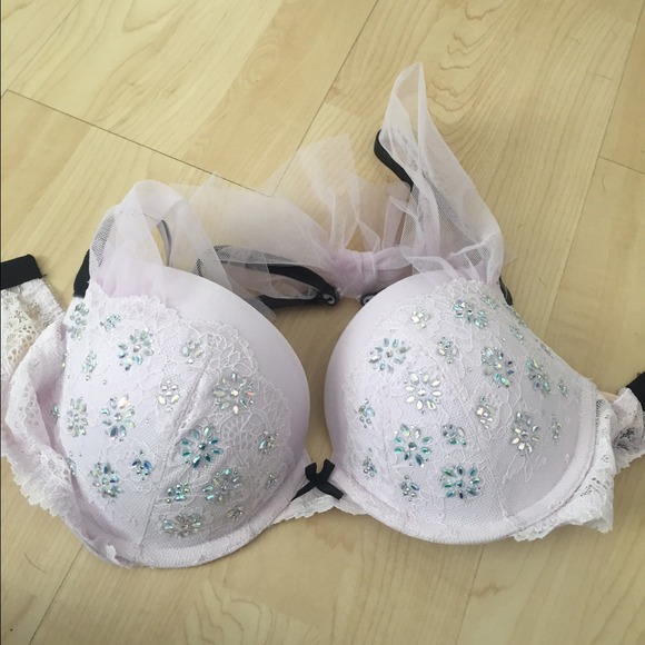 NWT Victoria's Secret Dream Angel Bra