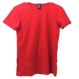 Gap red t-shirt