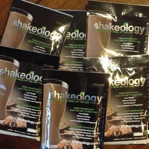 6 chocolate/6 vanilla Shakeology packets