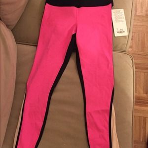 Lululemon run: pace tight