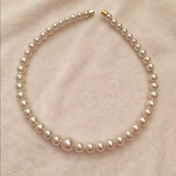 Pearl choker