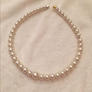 Pearl choker