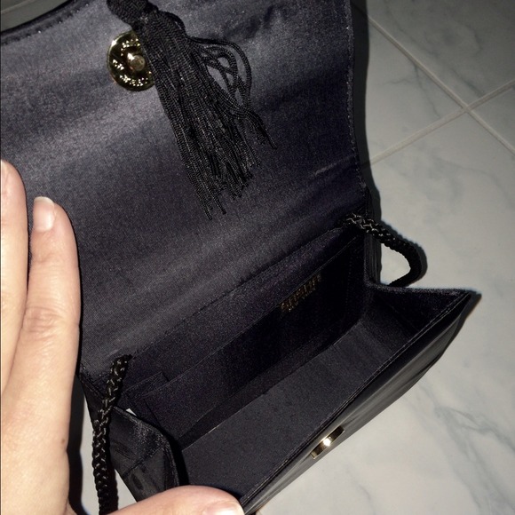 Black satin evening bag. - Picture 4 of 4