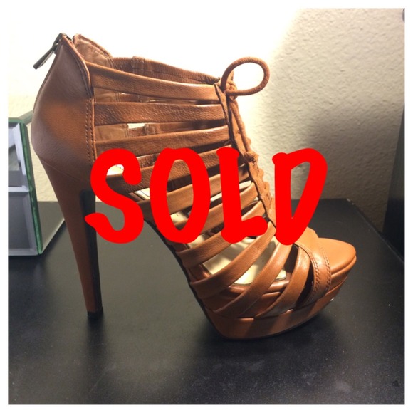 Jessica Simpson brown heels