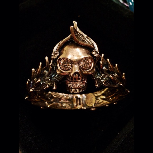 SOLD {tradesy} Alexander McQueen Winged๐Bracelet - Picture 4 of 4