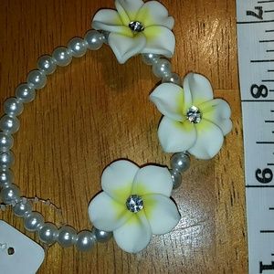 Three flower bracelet!
