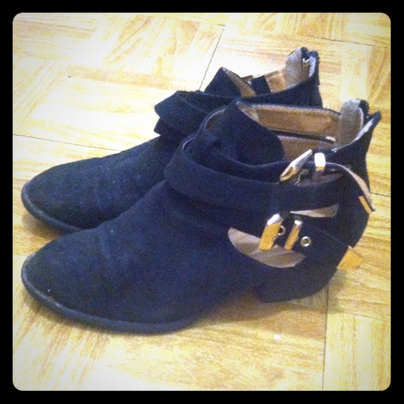 Faux suede cut out black booties